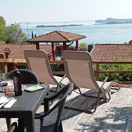 Casaalma Pool, Terrace & Lakeview Apartment Gardone Riviera